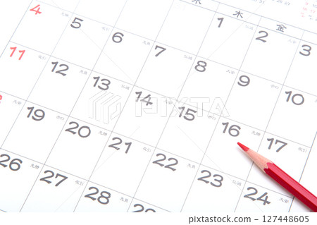 Calendar and red pencil 127448605