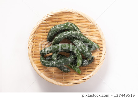 Mini cucumbers pickled in mustard 127449519