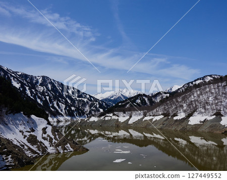 Scenery of Kurobe Dam, a tourist attraction in spring 127449552
