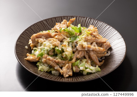 Grilled chicken neck with green onion and salt Grilled chicken neck with green onion and salt 127449996