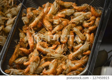 金黃色的酒,美味極了 金黃色的酒,美味極了 127450915