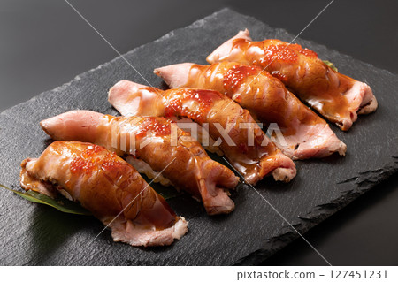 Roast beef sushi Roast beef sushi 127451231