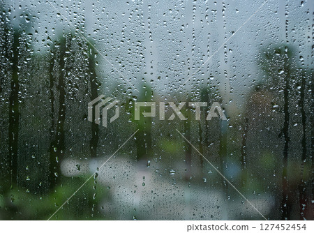 窗玻璃在雨天 窗玻璃在雨天 127452454