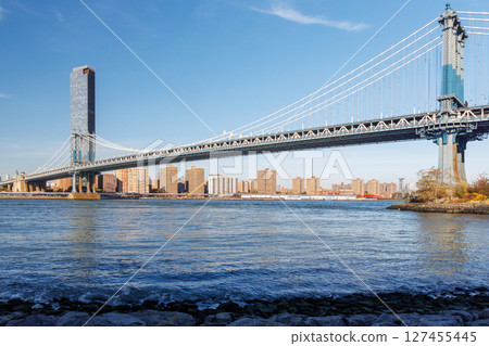 Iconic view of Manhattan Bridge with Manhattan skyscrapers 127455445