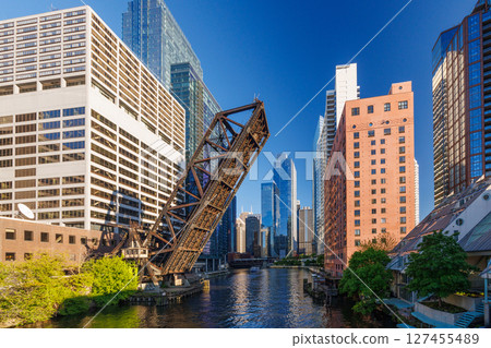 Scenic view of downtown Chicago during sunset Scenic view of downtown Chicago during sunset 127455489