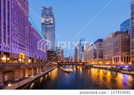 Scenic view of downtown Chicago during sunset 127455691