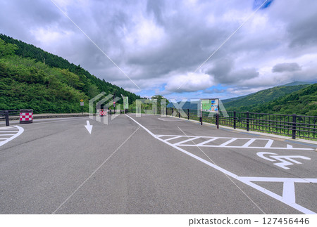 A refreshing mountain view from Hakone Kintokimihari Parking, Hakone, Kanagawa Prefecture 127456446
