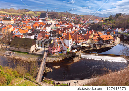 Vltava River and old town, Cesky Krumlov, Czech Republic 127458573