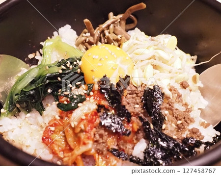 Stone-grilled bibimbap at a yakiniku restaurant 127458767