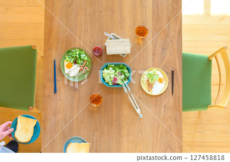 Aerial view of a Japanese man preparing a meal 127458818