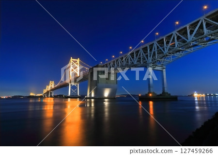 [香川縣]從瀨戶大橋紀念公園看到的“瀨戶大橋”夜景（點亮） 127459266