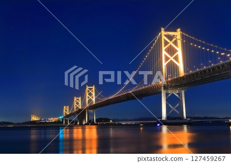 [香川縣]從瀨戶大橋紀念公園看到的“瀨戶大橋”夜景（點亮） 127459267