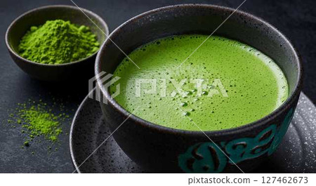 japanese matcha green tea with lemon 127462673