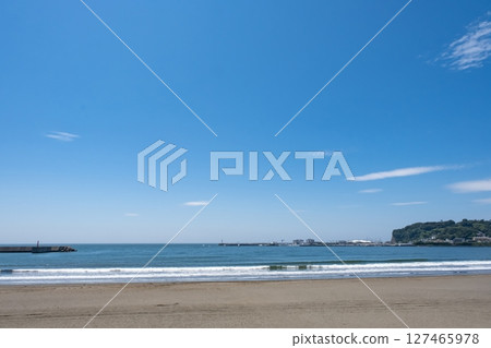 Katase Higashihama beach and blue sky 127465978