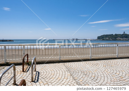 Katase Higashihama beach and blue sky 127465979