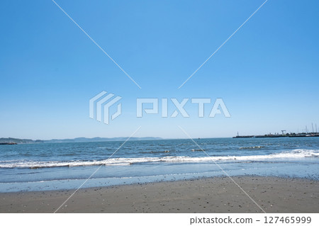 Scenery of the shoreline at Katase Higashihama Beach 127465999