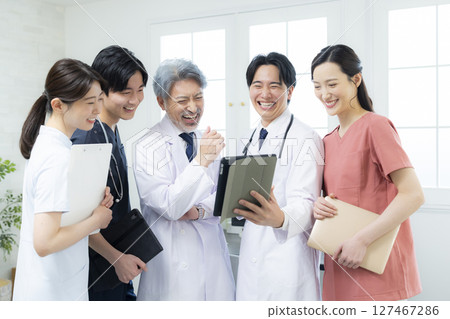 Medical staff, working people, doctors, nurses, medical image Medical staff, working people, doctors, nurses, medical image 127467286