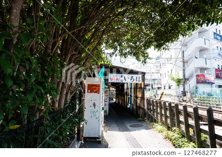 A stroll through the West Exit shopping district of Mizonokuchi, Showa retro, Mizonokuchi, Takatsu-ku, Kawasaki City, Kanagawa Prefecture 127468277