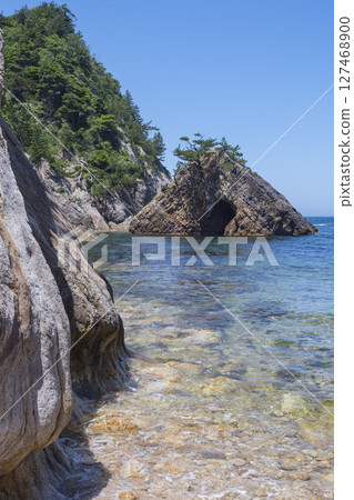 鳥取縣浦富海岸春天的風景 鳥取縣浦富海岸春天的風景 127468900
