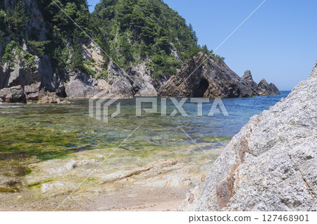 鳥取縣浦富海岸春天的風景 127468901