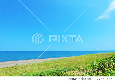 Hokkaido Summer blue sky and Sea of Okhotsk 127469546