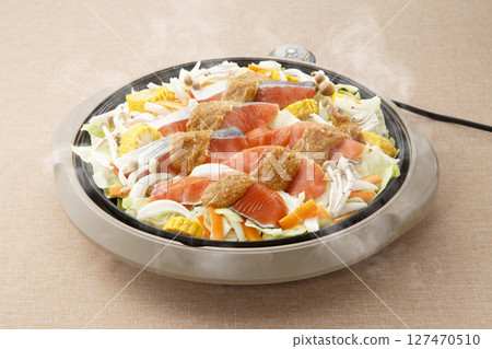 鐵板上做的鮭魚Chanchanyaki 鐵板上做的鮭魚Chanchanyaki 127470510