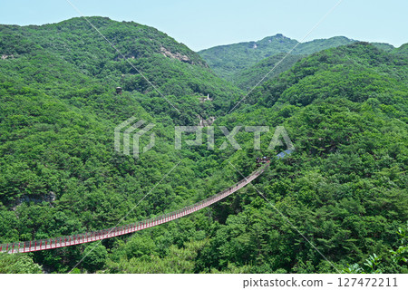 [Korea/Paju] Red suspension bridge on Mount Kamak near Seoul 127472211