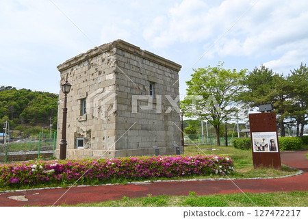 [韓國/永川郡] 永川站前的水塔上留有韓戰時期的彈孔 127472217