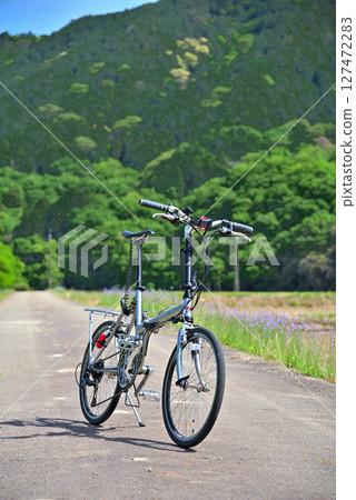 犬山市本宮山腳下的自行車風景 127472283