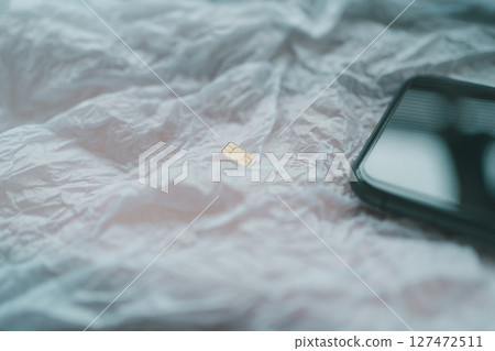 nano SIM card and smartphone 127472511