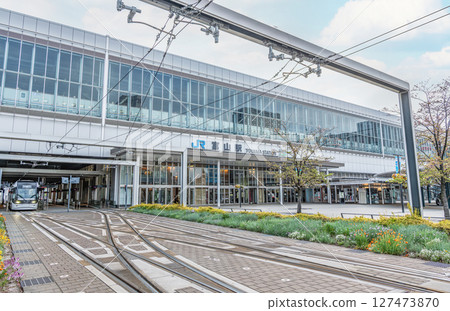 Toyama City, Toyama Prefecture: JR Toyama Station North Exit and Toyama Light Rail Toyama Station tram stop on a clear day 127473870