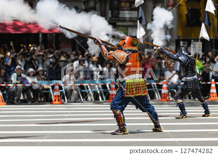 仙台青葉節:傳統伊達火繩槍示範火繩槍射擊 仙台青葉節:傳統伊達火繩槍示範火繩槍射擊 127474282