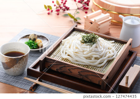 Chilled udon (zaru udon) Chilled udon (zaru udon) 127474435