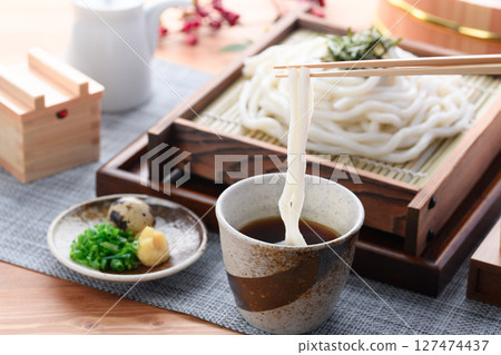 Chilled udon (zaru udon) Chilled udon (zaru udon) 127474437