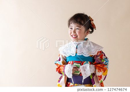 七、五三歲穿和服的可愛女孩 127474674