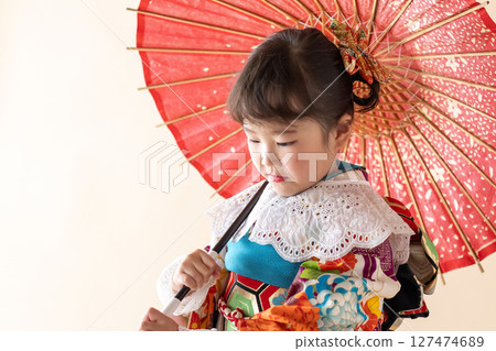 Cute girl in kimono for Shichigosan 7 years old Cute girl in kimono for Shichigosan 7 years old 127474689