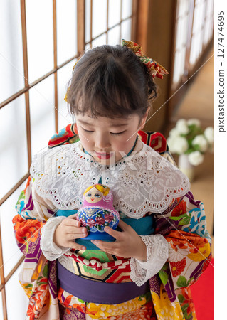 七、五三歲穿和服的可愛女孩 七、五三歲穿和服的可愛女孩 127474695