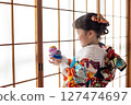 七、五三歲穿和服的可愛女孩 127474697