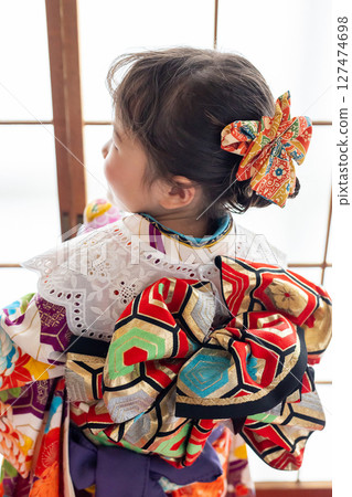 Cute girl in kimono for Shichigosan 7 years old 127474698