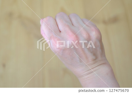 Blood vessels of a woman in her 40s 127475670