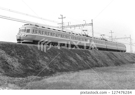 小田急 SSE 3000 系列，3055~，朝霧 5，愛子-石田-伊勢原，1982 年 11 月 19 日 127476284