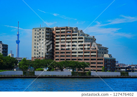 從月之中川散步道眺望天空樹 從月之中川散步道眺望天空樹 127476402