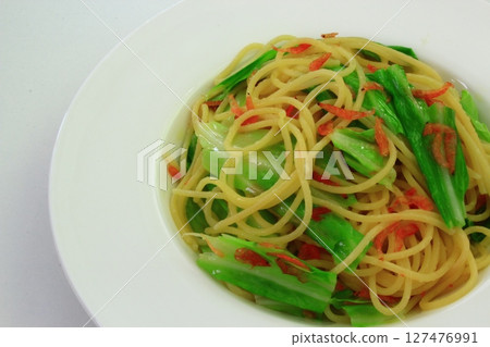 蝦仁捲心菜義大利麵 127476991