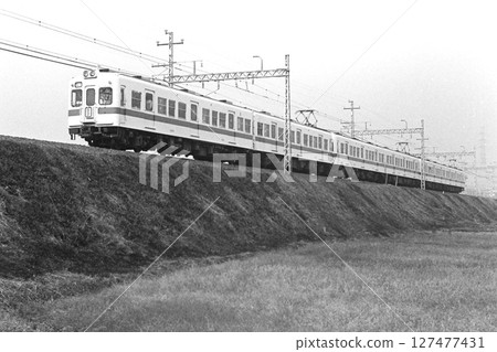 Odakyu 2320 series, 2328-2327-2324 to 2321, Aiko-Ishida to Isehara, 1982/11/19 127477431