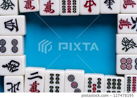 麻將牌排列整齊 127478195