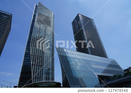 Glass-clad and sharp-framed building, June, Minato Ward, 1993 Glass Rock and Mori Tower, Toranomon Hills 127478548