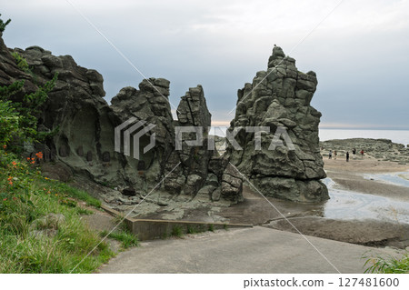 The vast rock shelf of Senjojiki Coast, Fukaura Town, Nishitsugaru District, Aomori Prefecture The vast rock shelf of Senjojiki Coast, Fukaura Town, Nishitsugaru District, Aomori Prefecture 127481600