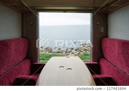 度假村白神快速列車、熊谷編組、包廂、車內、五能線 127481604