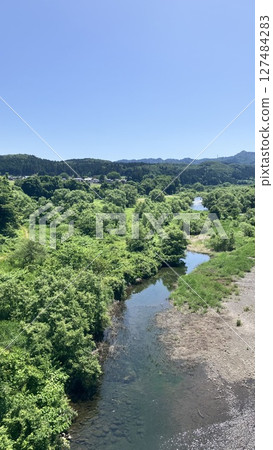 The mountains in the Iide area and the Tainai River from Tsuzumioka Bridge [Photo taken in June 2025] 127484283