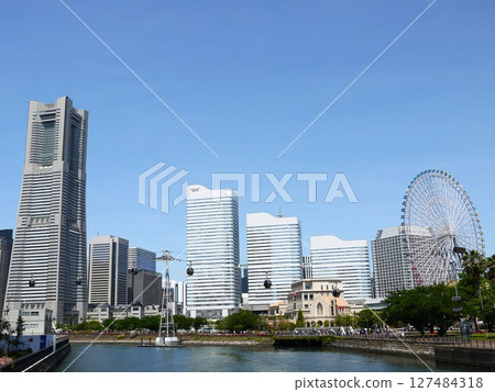 Minato Mirai seen from the Banjo Bridge Minato Mirai seen from the Banjo Bridge 127484318